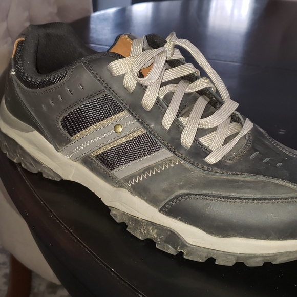 SKECHERS Relaxed fit with memory foam mens shoes - Picture 1 of 5